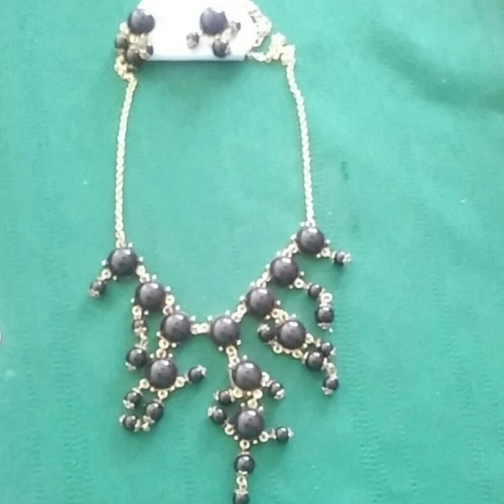 Necklace & earrings